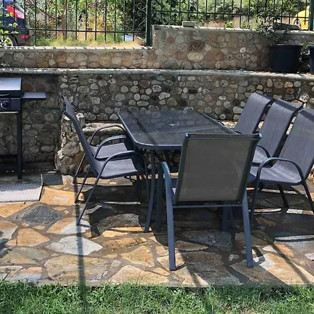 Wonderful Summer House With Garden In Néa Fókaia