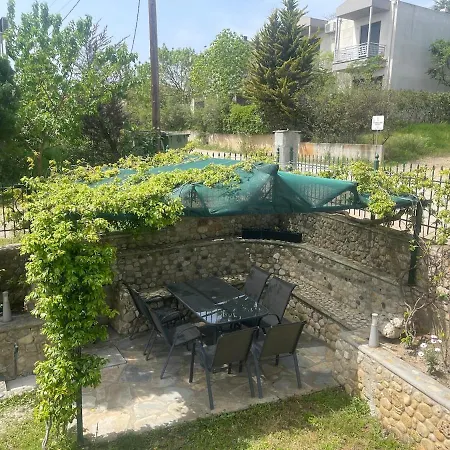 Wonderful Summer House With Garden In * Néa Fókaia